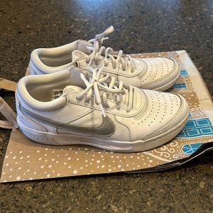 Nike Court Lite tennis shoes, size 9